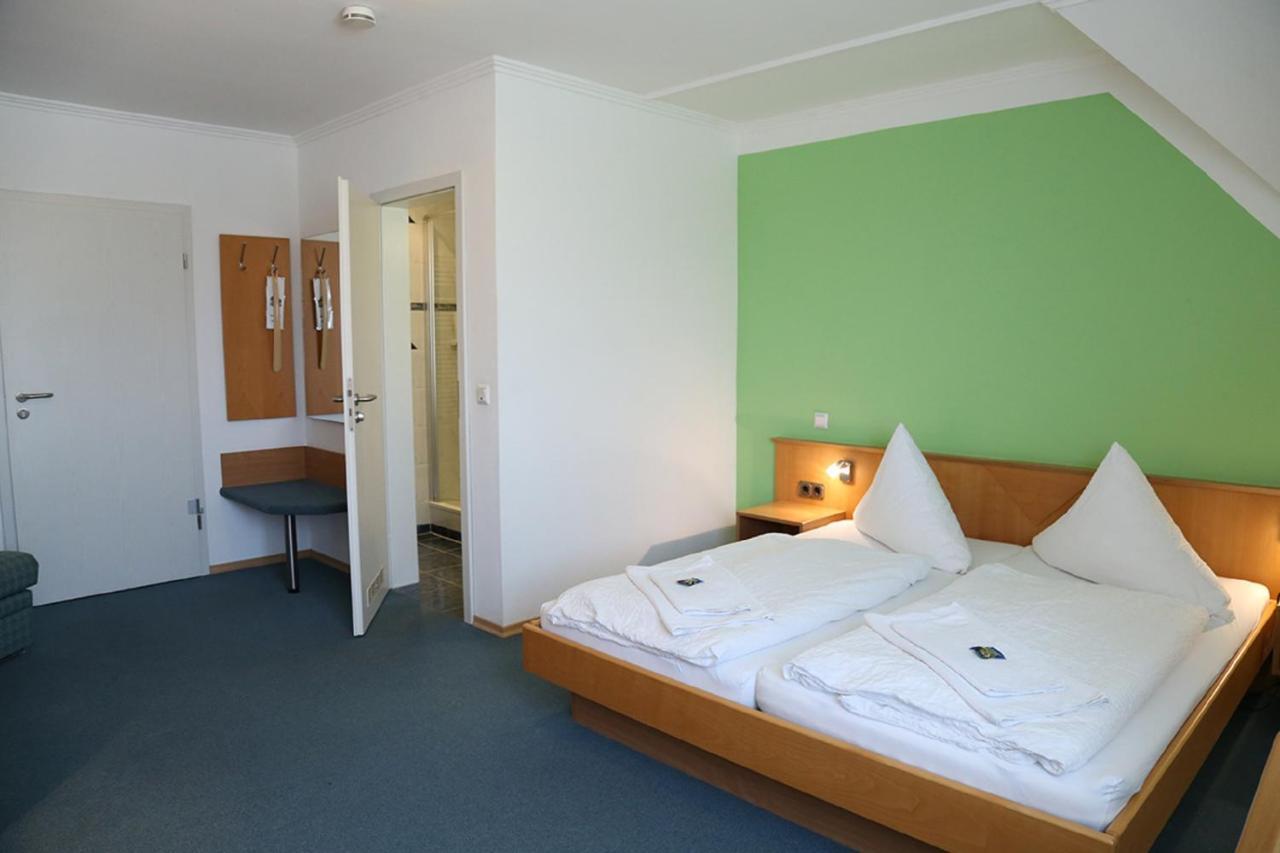 Hotel Zu Müllers Winkelhausen Langenmosen Exterior foto